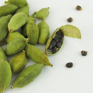 Green cardamom pods